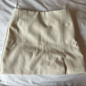 Zara white mini skirt with slit and side zipper